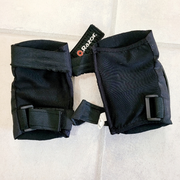 Razor Elbow Pads - Picture 4 of 5